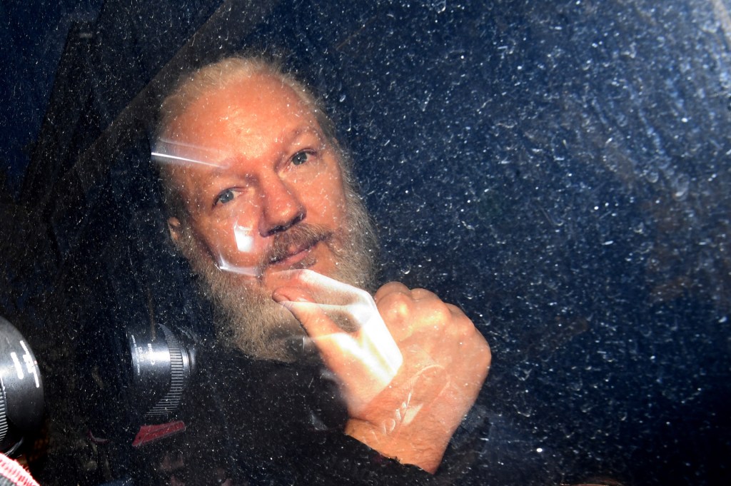 julian-assange-mueller