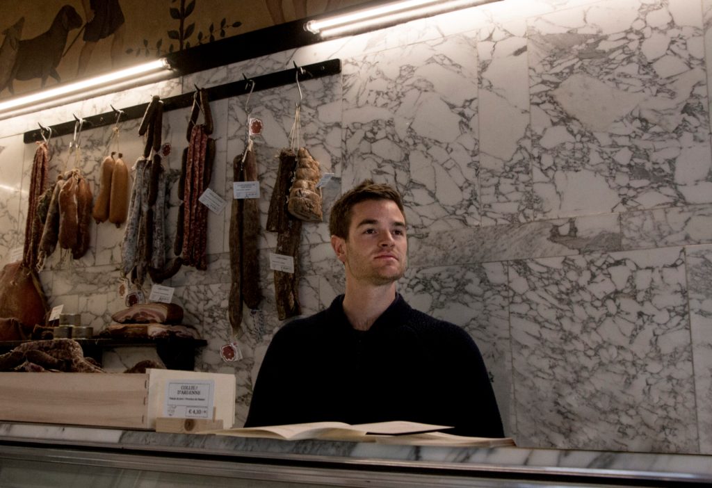 Avec le mec qui a quitté son job dans le marketing pour ouvrir sa boutique de fromages dans les Marolles