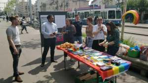 Stand IDAHOT in Zürich vor dem Lochergut