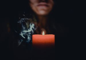 claudia ramirez candle unsplash