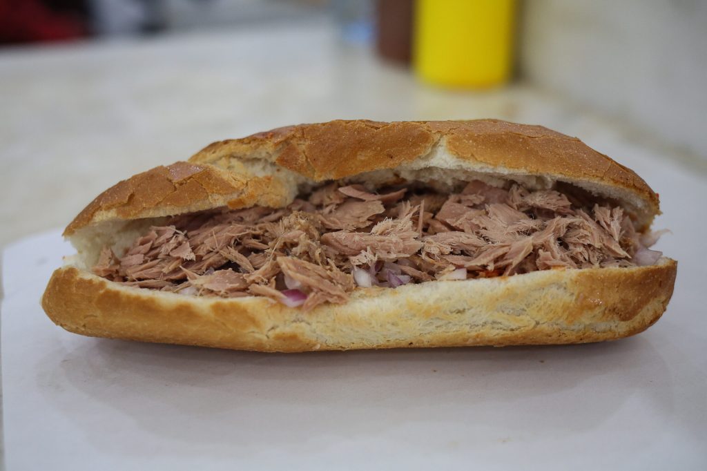 Questo panino al tonno è il preferito di tutta Casablanca