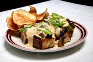 Toast formaggio e funghi