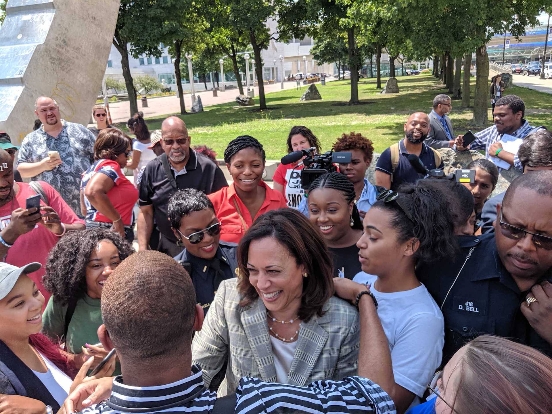 1564409882253-kamala-harris-michigan