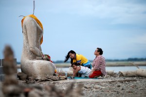 Drought in Thailand reveals lost Buddhist temple