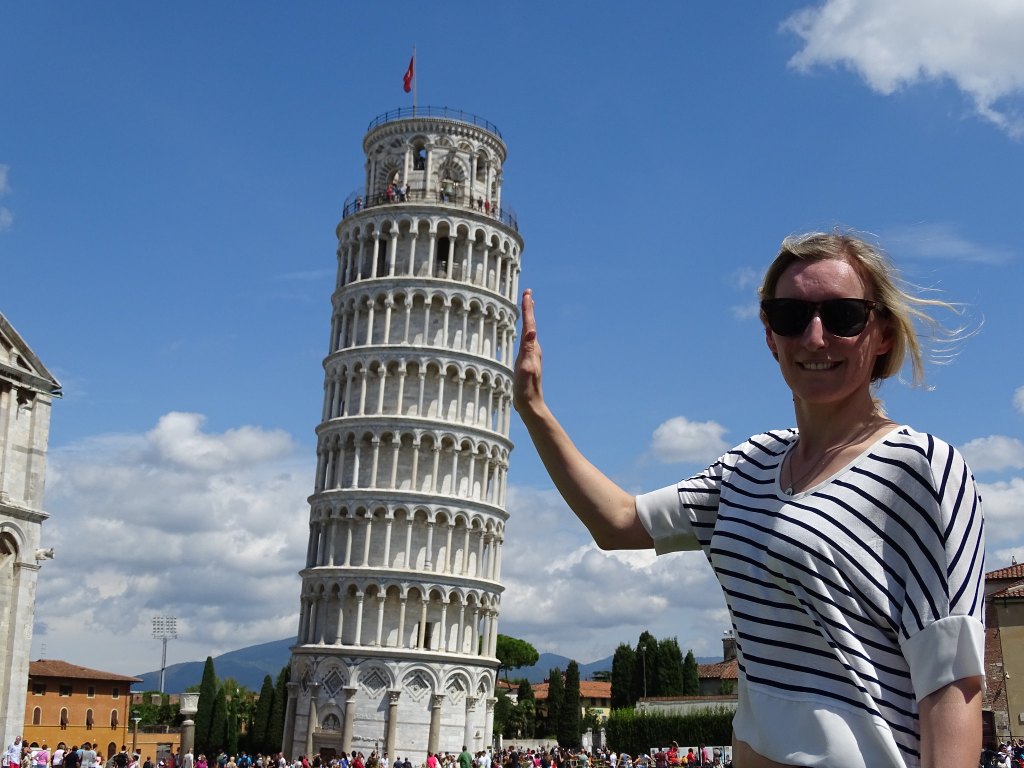 foto tipica torre de pisa