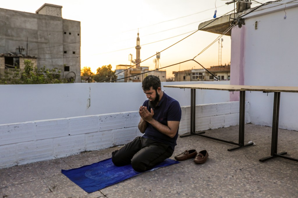 Η Φοβερή Διαδρομή Ενός Πατέρα να Πάρει Πίσω τα Παιδιά του Από το ISIS