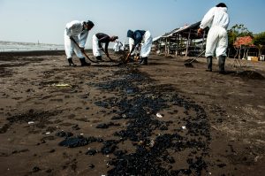 Tumpahan Minyak Pertamina di Karawang Masuk Rumah Warga, 20 Keluarga Terpaksa Mengungsi