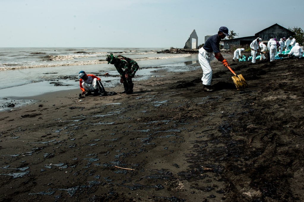 oil spill indonesia pertamina