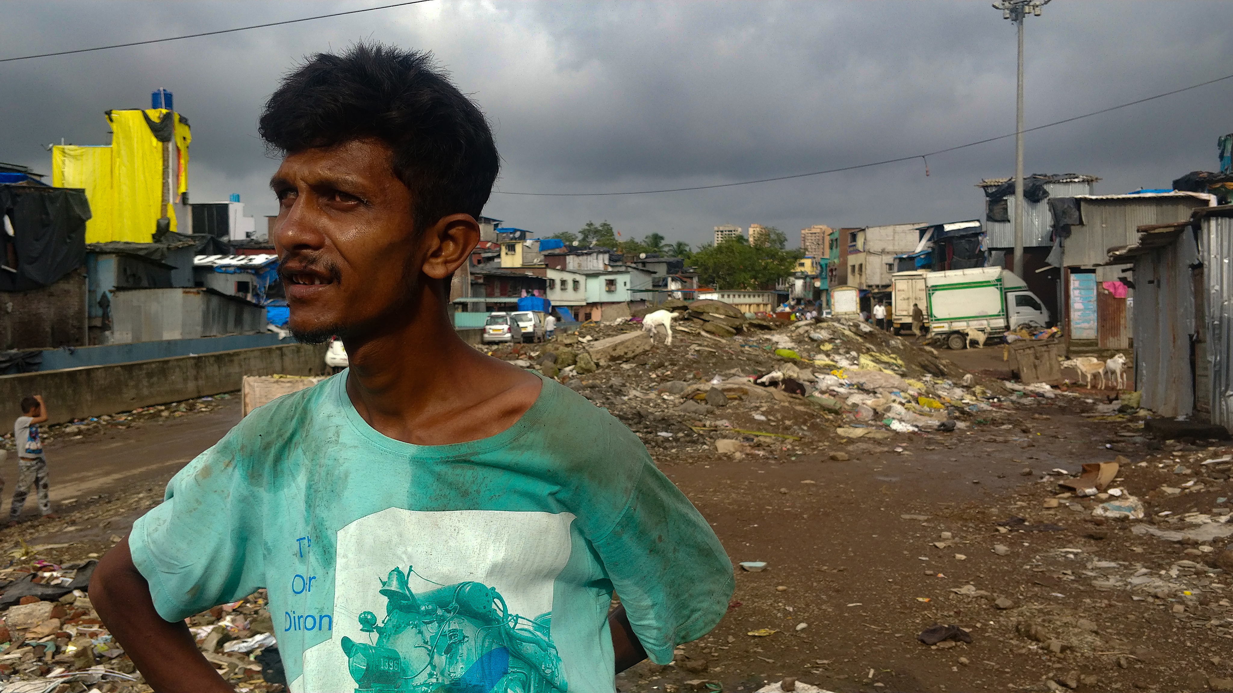 1568801716710-Ragpickers-at-Deonar-garbage-dump-6