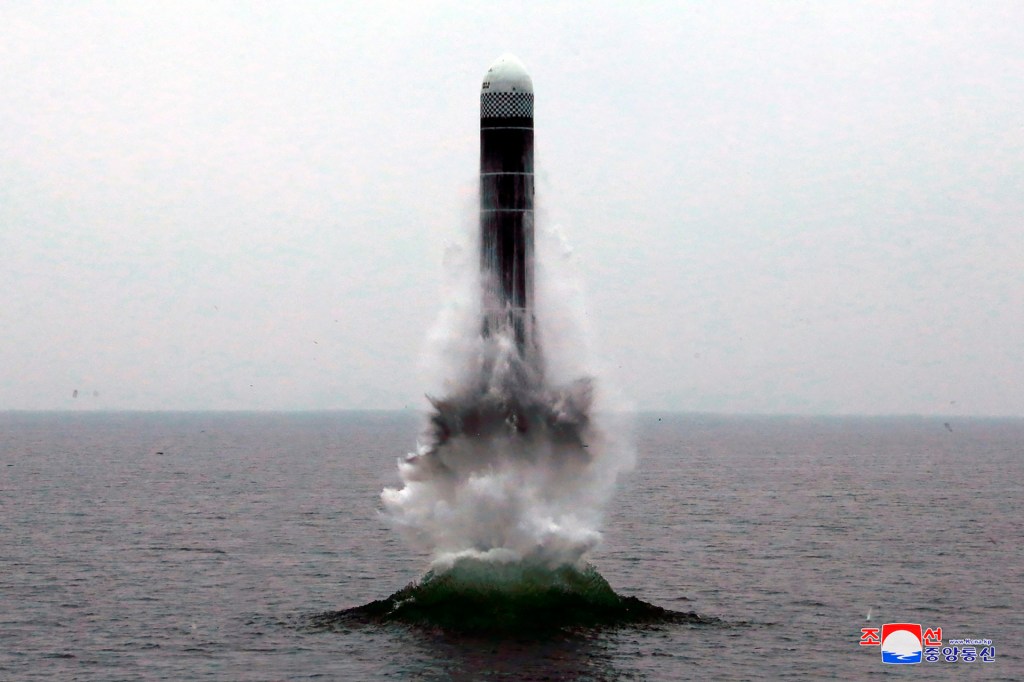 north korea submarine missile