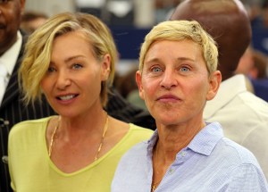 Skandal Ellen DeGeneres  mau nongkrong bareng George W Bush yang antiLGBT Membuktikan Orang Kaya Hanya Peduli sama Dirinya Sendiri