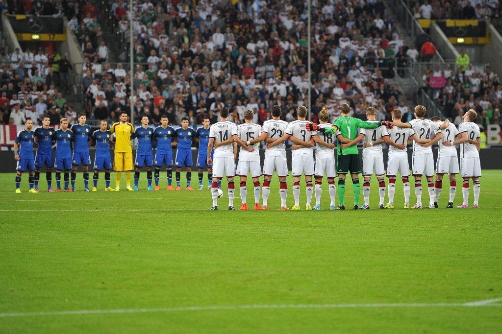 Schweigeminute beim Länderspiel Deutschland Argentinien