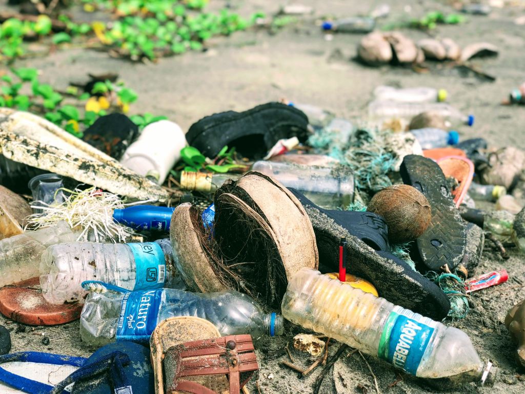 Di Desa Filipina Ini, Penduduk Bisa Menukar Sampah Plastik Dengan Beras