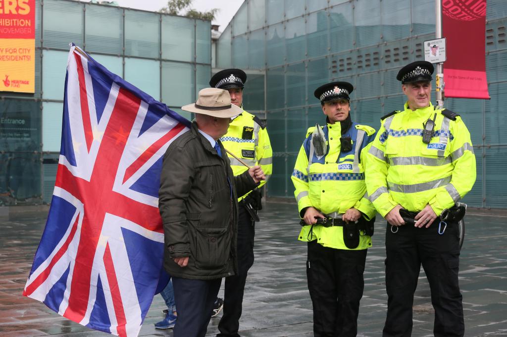 Brexit protest against parliament shutdown