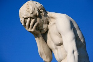 Paris_Tuileries_Garden_Facepalm_statue