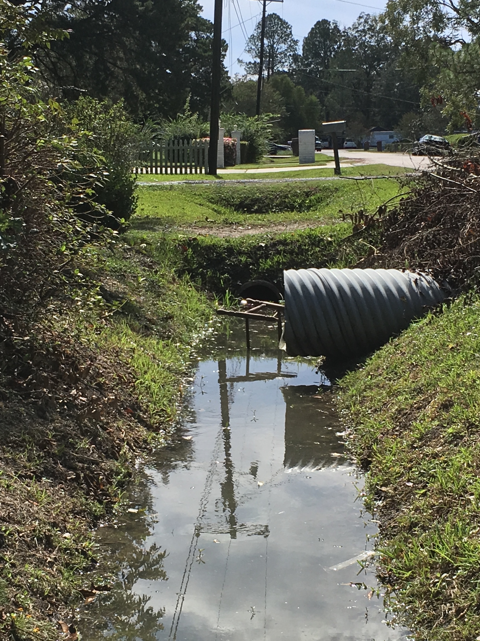 The community has long suffered from an inadequate drainage system. Photo by author