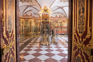 Koleksi perhiasan di Museum Green Vault, Dresden. (Sebastian Kahnert/dpa via AP)