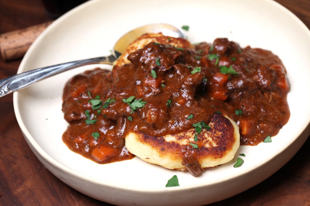 Gnocchi di patate e goulash