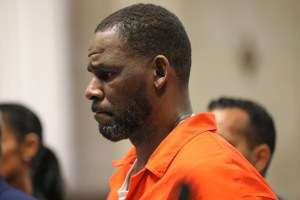 R. Kelly appears during a hearing at the Leighton Criminal Courthouse on Tuesday, Sept. 17, 2019 in Chicago.