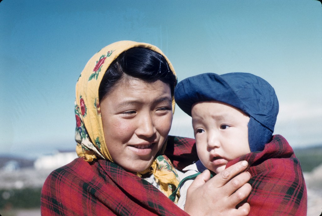 Libraries and Archives Canada photos of Cape Dorset, Nunavut