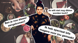 Tatjana met een foto van een kersttafel