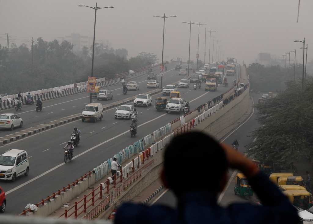 A new global study found that people exposed to high levels of pollution produced by cars and industry are about 10 percent more likely to suffer from depression.