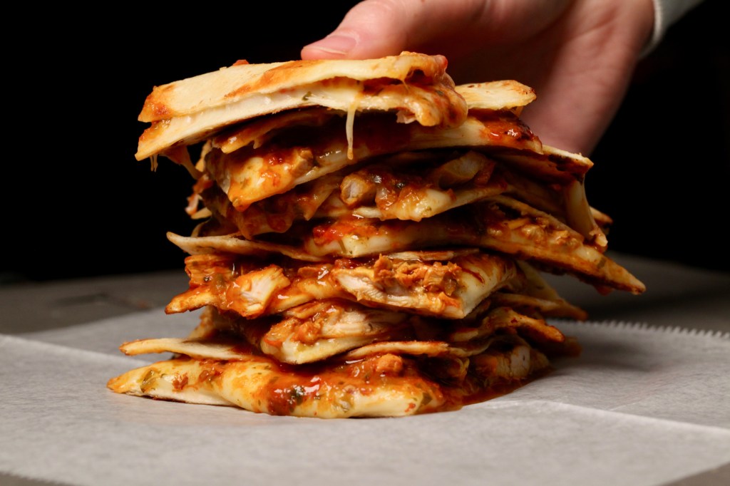 Quesadilla con Pollo Guisado