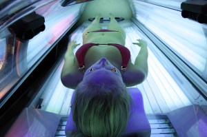 tanning beds, health risks, skin cancer, melanoma, sunless tanning, planet fitness, gyms, gold's gym, anytime fitness, stats, data, study, studies, statistics, numbers,