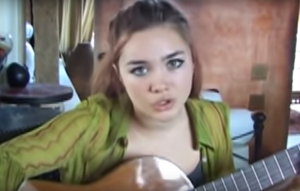 screenshot-florence-pugh-playing-wonderwall-as-flossie-rose-youtube