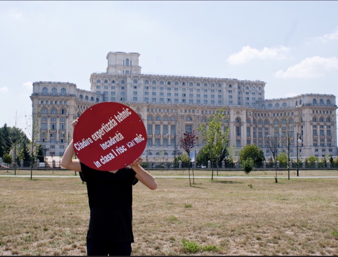 cutremur, bloc cu bulina in bucuresti