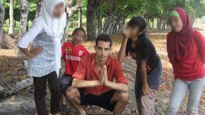 Kantor Imigrasi Palangkaraya Tahan Philip Jacobson Jurnalis Mongabay asal AS yang Meliput Konflik Lahan