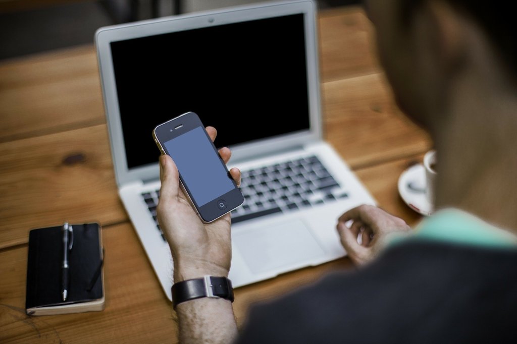 Man holding iPhone