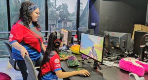 female professional gamer india