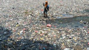 Peneliti Belanda Sebut Sungai Ciliwung Termasuk Sungai Paling Kotor Sedunia