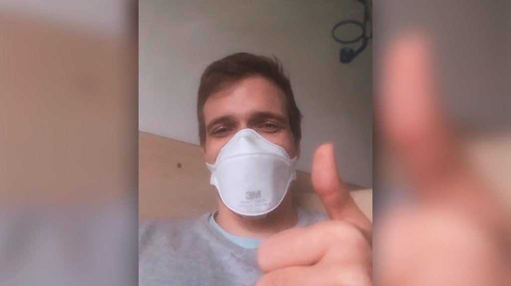 Konstantin twittert als "Corona Influenza" über sein Leben unter Quarantäne.