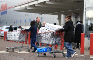 costco people with toilet paper shopping