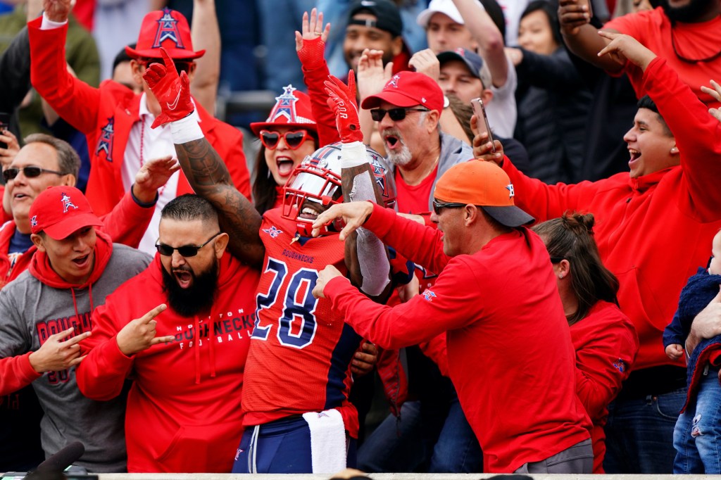 XFL Houston Roughnecks fans celebrate