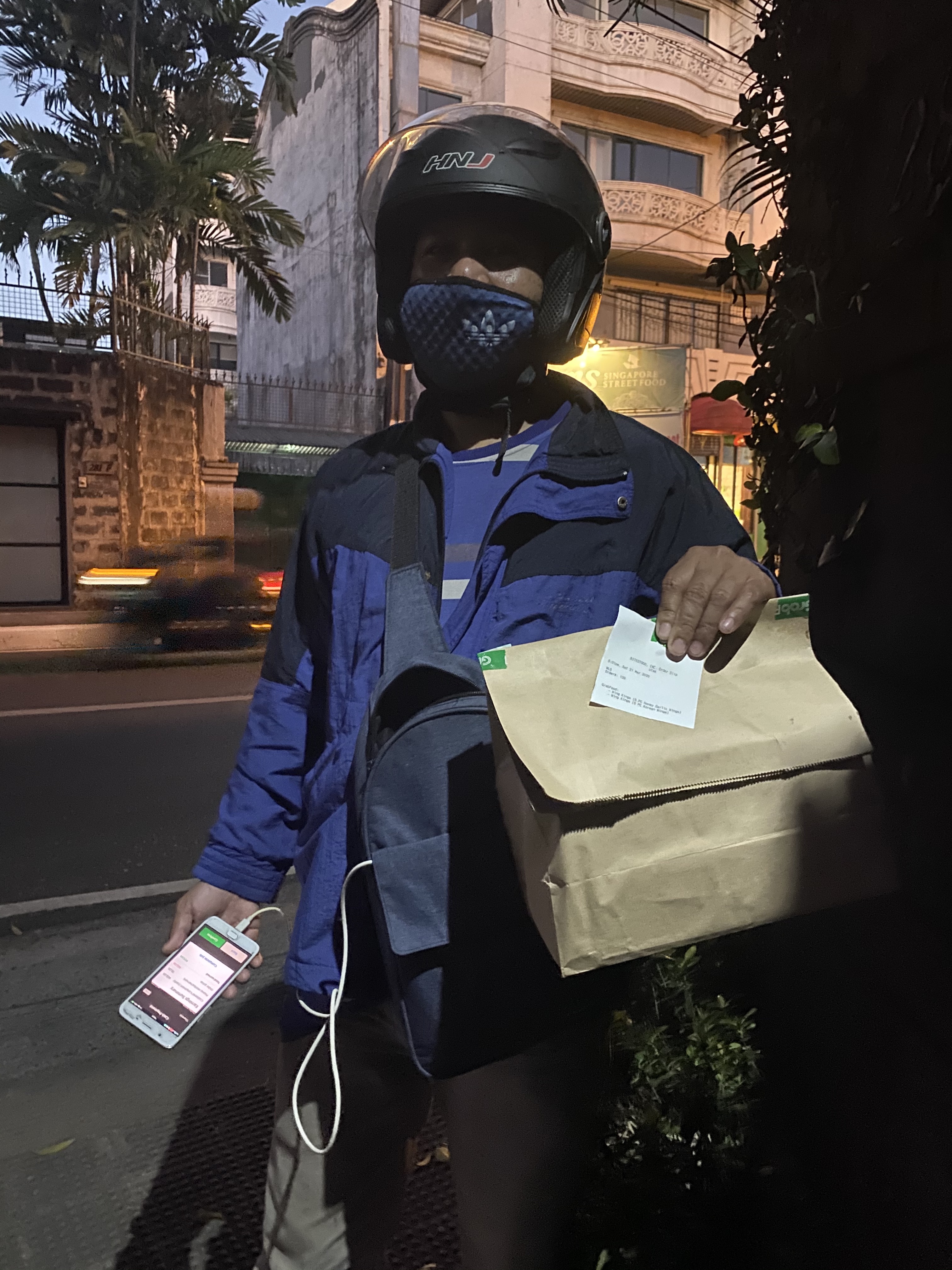 Manila's delivery guys