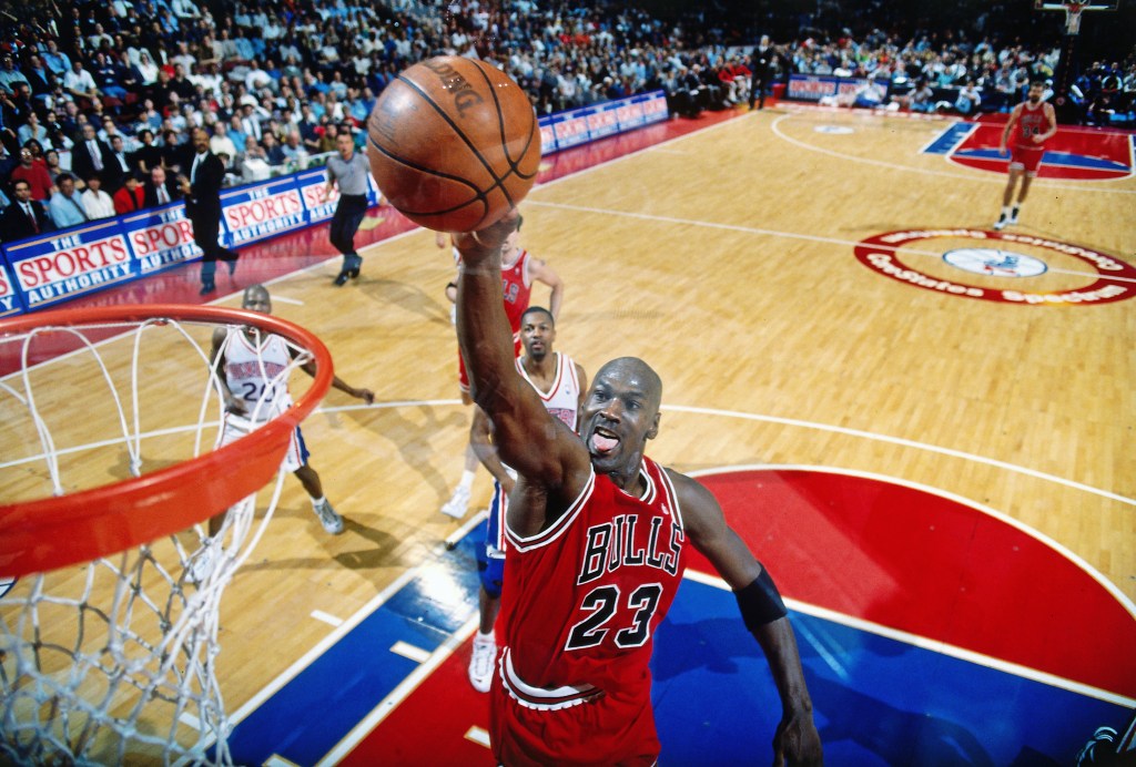 Michael Jordan dunking