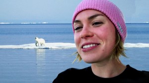 Julia bei der Expeditionen ihres Vaters, einem Glaziololgen, zum Humboldt Gletscher