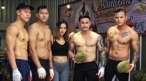 pelatih gym macho dan kekar Thailand jual durian