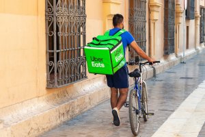 uber eats, motive uber eats pleaca din romania, livrare mancare, livrare