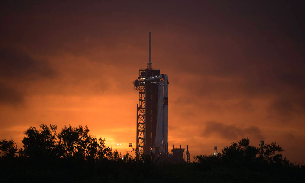 SpaceX's Falcon 9 and Crew Dragon at KSC. Image: NASA/SpaceX​