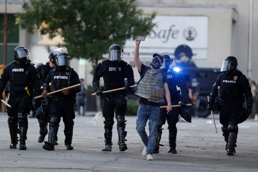 louisville breonna taylor george floyd police protests