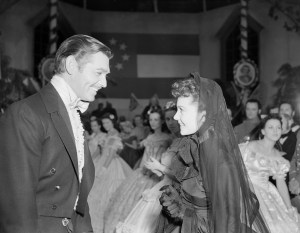 adegan Scarlett O'Hara dan Rhett Butler dalam pesta dansa