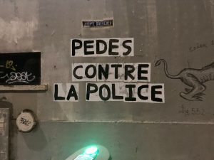 Un message d ans les rues de Paris