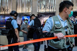 hk cops mall jun 30 afp