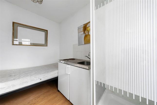 Studio for sale in Notting Hill