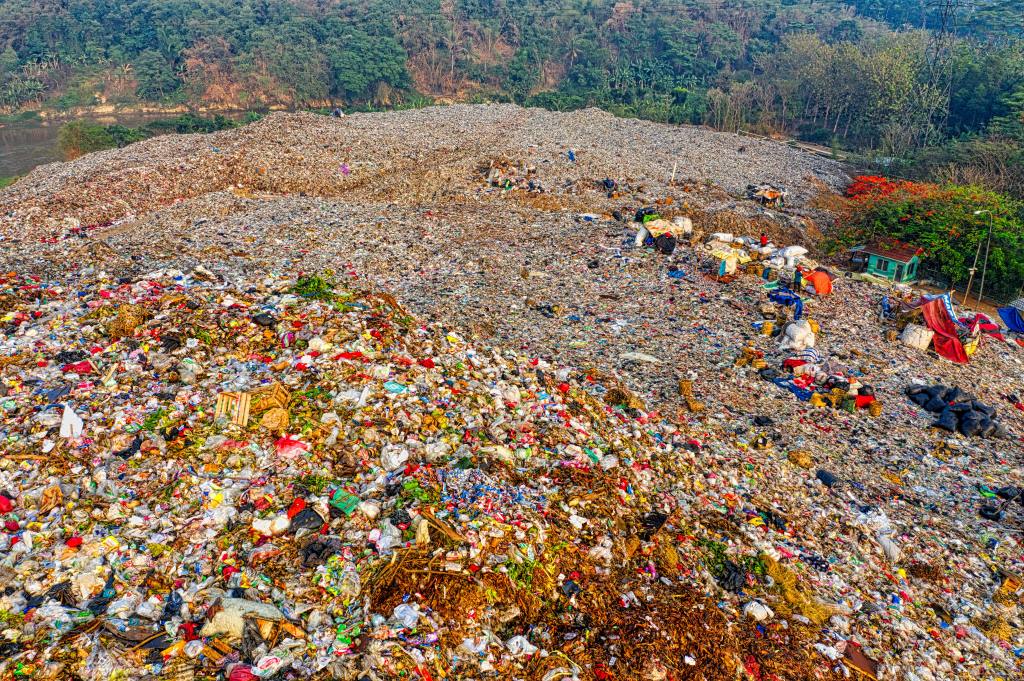 1 Miliar Ton Sampah Plastik Akan Menyelimuti Bumi Pada 2040