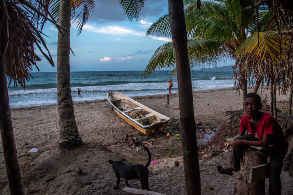 Triunfo de La Cruz, a fishing village popular with tourists, has been rocked by the kidnapping of five black ‘Garifuna’ men.